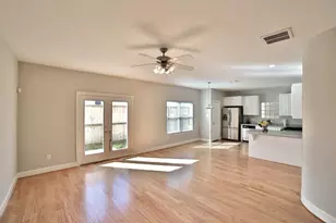 3719 Main Poplar Dr, Houston, TX 77025 - Photo 4