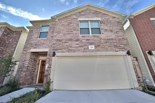 3719 Main Poplar Dr, Houston, TX 77025 - Photo 2