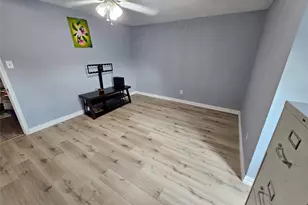 10112 Beekman Pl Dr, Houston, TX 77043 - Photo 18