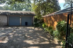 10031 Briar Rose Dr, Houston, TX 77042 - Photo 22