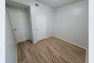 7055 N Holiday Drive, Galveston, TX 77550 - Photo 8