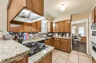 3218 Cherry Creek Dr, Missouri City, TX 77459 - Photo 10
