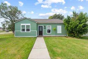 1403 N Avenue F, Freeport, TX 77541 - Photo 1