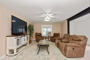 1403 N Avenue F, Freeport, TX 77541 - Photo 8