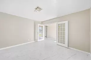 1318 55th St, Galveston, TX 77551 - Photo 10