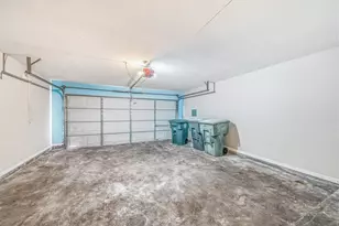 1318 55th St, Galveston, TX 77551 - Photo 32