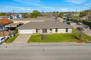 1318 55th St, Galveston, TX 77551 - Photo 2