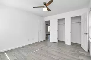 212 N 2nd St, La Porte, TX 77571 - Photo 10