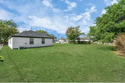 212 N 2nd Street, La Porte, TX 77571 - Photo 18