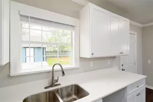 3711 Eagle St, Houston, TX 77004 - Photo 8