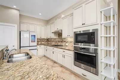414 W Bend Drive, League City, TX 77573 - Photo 8
