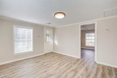 1051 W Little York Road, Houston, TX 77091 - Photo 8