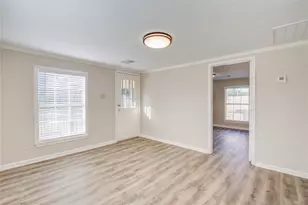 1051 W Little York Rd, Houston, TX 77091 - Photo 8