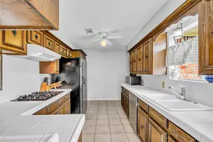2421 Maxwell Ln, Deer Park, TX 77536 - Photo 14