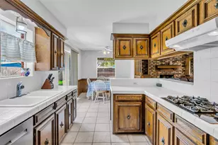 2421 Maxwell Ln, Deer Park, TX 77536 - Photo 12