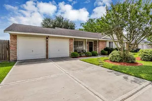 2421 Maxwell Ln, Deer Park, TX 77536 - Photo 2