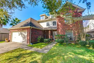 2531 Bay Hill Dr, Baytown, TX 77523 - Photo 2