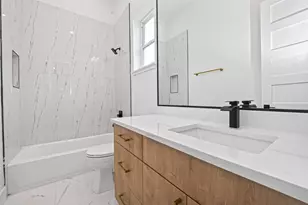 1928 Laverne St, Houston, TX 77080 - Photo 18