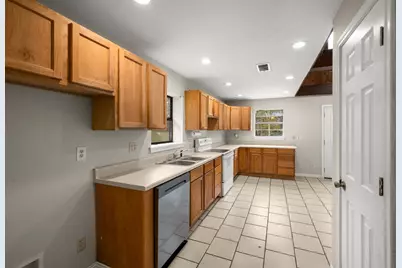 17868 Dogwood Drive, Conroe, TX 77303 - Photo 14