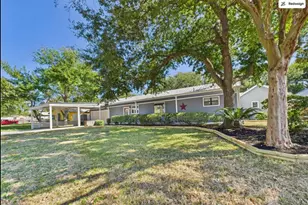 435 3rd St, Dickinson, TX 77539 - Photo 1