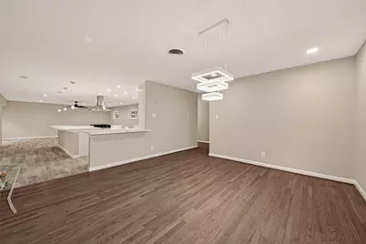 11206 Huggins Drive, Houston, TX 77035 - Photo 22