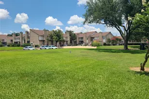 2011 Spenwick Dr, Houston, TX 77055 - Photo 32