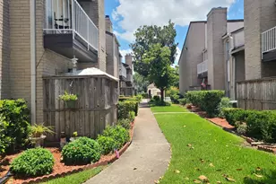 2011 Spenwick Dr, Houston, TX 77055 - Photo 28