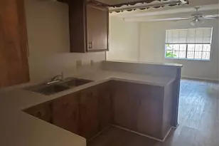 112 Birch St, Lake Jackson, TX 77566 - Photo 6