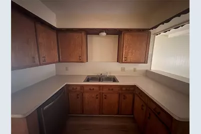 112 Birch Street, Lake Jackson, TX 77566 - Photo 4