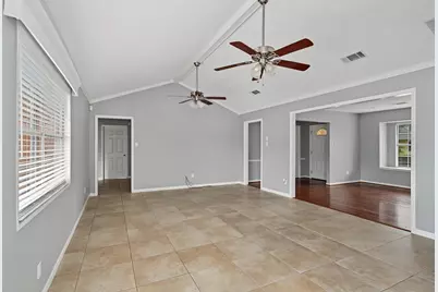 9319 Fairdale Lane, Houston, TX 77063 - Photo 10
