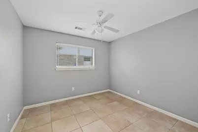 9319 Fairdale Lane, Houston, TX 77063 - Photo 20