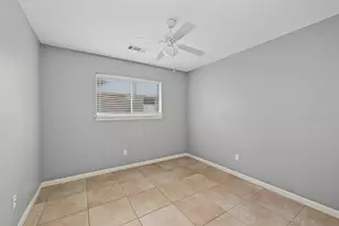 9319 Fairdale Ln, Houston, TX 77063 - Photo 20