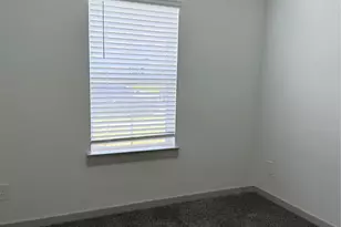 9834 Palm Royal Dr, Baytown, TX 77521 - Photo 6