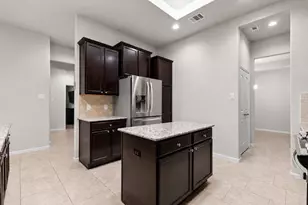 2731 Ahnya Ln, League City, TX 77573 - Photo 10