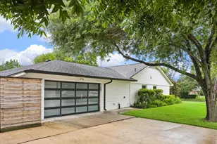 2503 Stoney Brook Dr, Houston, TX 77063 - Photo 32