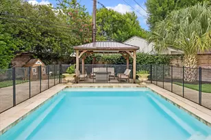 2503 Stoney Brook Dr, Houston, TX 77063 - Photo 2