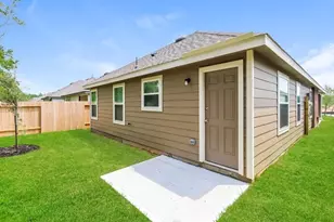1084 Burkes Rdg Trl, Conroe, TX 77301 - Photo 2