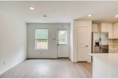 343 Parkin Court, Conroe, TX 77303 - Photo 6