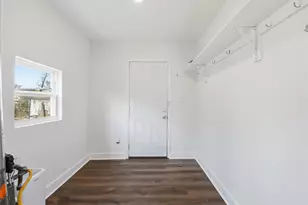 122 E James St, Baytown, TX 77520 - Photo 20