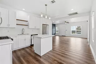 122 E James St, Baytown, TX 77520 - Photo 16