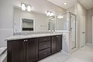 615 W 24th St, Houston, TX 77008 - Photo 12