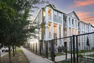 615 W 24th St, Houston, TX 77008 - Photo 1