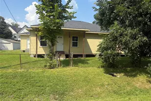 8033 Kenton St, Houston, TX 77028 - Photo 2