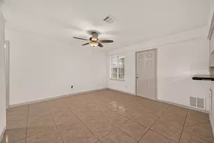 1003 Eastlake St, Houston, TX 77034 - Photo 6