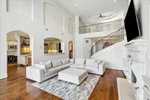4802 Saxon St, Bellaire, TX 77401 - Photo 2