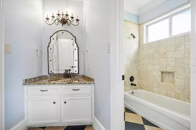4802 Saxon Street, Bellaire, TX 77401 - Photo 24