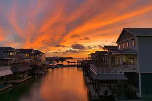 422 Windward Way, Tiki Island, TX 77554 - Photo 38