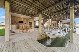 422 Windward Way, Tiki Island, TX 77554 - Photo 28