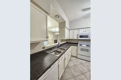 3800 Tanglewilde Street #605, Houston, TX 77063 - Photo 4