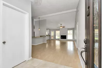 11506 Barwood Bend Drive, Houston, TX 77065 - Photo 8